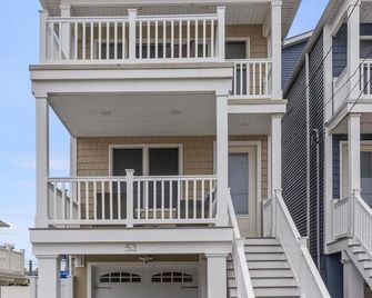 Steps From Beach & Boardwalk, Ocean Views with 5 Decks, 3 Cars - Seaside Heights - Building
