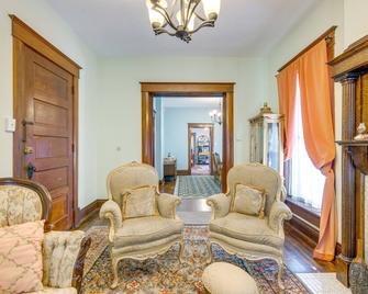 Historic St Joseph Vacation Rental Near Museums - St. Joseph - Huiskamer