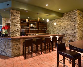 Quality Inn & Conference Centre - Pembroke - Bar