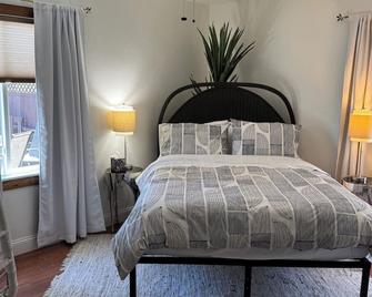 The Hillside Ranch: Relaxing Modern 4bd 2ba Oasis - Sidney - Ložnice