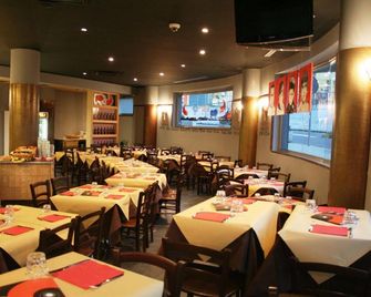 بي آند بي فسكوفو روسو - كوزنسا - مطعم