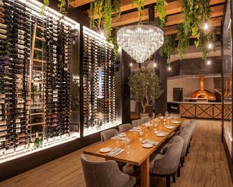 The Artisan at Tuscan Village, Salem, a Tribute Portfolio Hotel - Salem - Restaurant