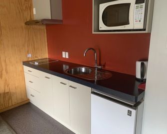 Omarama Top10 Holiday Park - Omarama - Kitchen