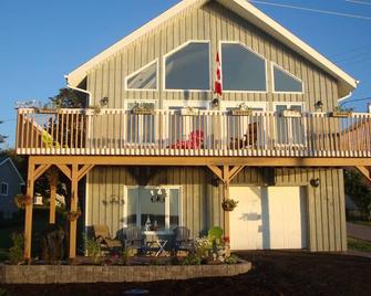 Beautiful Apartment on Brier Island - Westport - Building