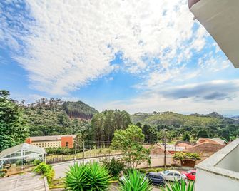 Pousada Parque das Flores - Campos do Jordão - Balcón