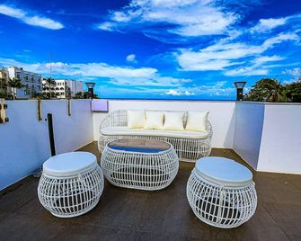 The Pacific Coast - Boracay - Balcony