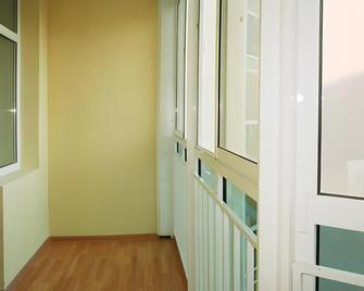 Mini Hotel De Gennin - Yekaterinburg - Coridor