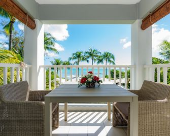 Mon Choisy Beach R. - Mont Choisy - Balkon