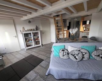 The Serlie pagotin with sauna - Métabief - Salon