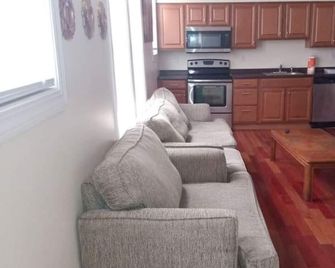 comfy cozy roomy - Schenectady