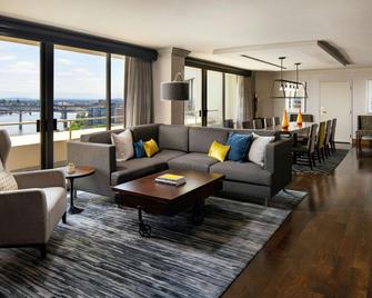 Portland Marriott Downtown Waterfront - Portland - Living room