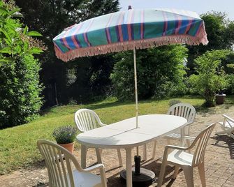 Touques Maison 5mn De La Mer Pour 10 Per - Touques - Patio