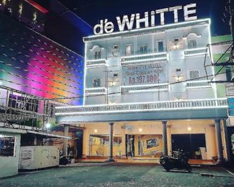 De Whitte Hotel (Citismart Hotel) - Pekanbaru - Building