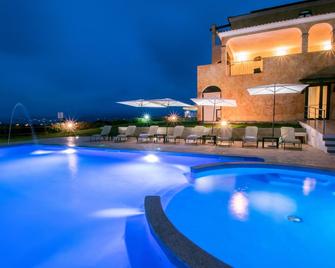 Abbaidda Hotel - Valledoria - Piscina