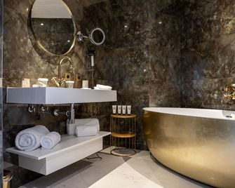Hôtel Le Diamond Rock - Tignes - Bathroom