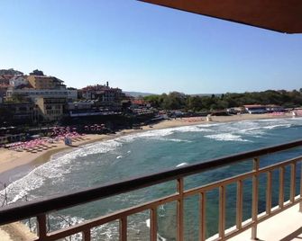 Hotel Parnasse - Sozopol - Balkon