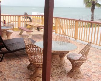 Capri Beach Hotel - Corpus Christi - Balkon