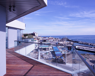 Healing Turn Condo - Yeongdeok - Balcony