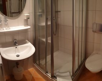 City Hotel Stuttgart - Stuttgart - Bathroom