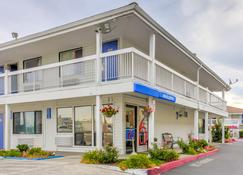 Motel 6 Medford North - Медфорд - Здание