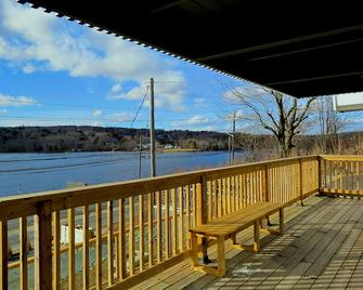 The Fourth Lock Bed & Breakfast - Fall River - Balcony