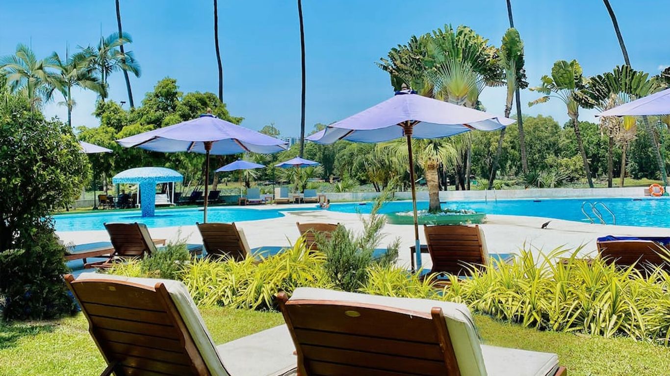 Inya Lake Hotel Yangon