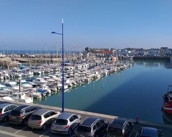 2 steps from the sea with a breathtaking view - Grandcamp-Maisy - Extérieur
