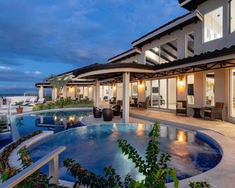 Sunset Ridge Ocean View & Infinity Pool - Playa Hermosa - Piscina
