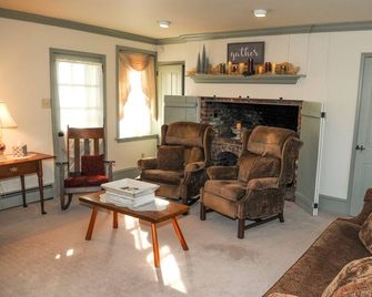 Fieldstone Farmhouse Guest Suite - Harleysville - Sala de estar