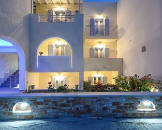 أورموس هوليداي ستوديوز - ناكسوس - مبنى