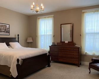 The Hotel Belvidere - Hawley - Bedroom