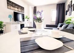 City Suite - 5 Min To Hbf - Mannheim - Spisestue