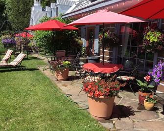 Le Petit Clocher Gite Touristique B & B - Saint-Sauveur - Innenhof