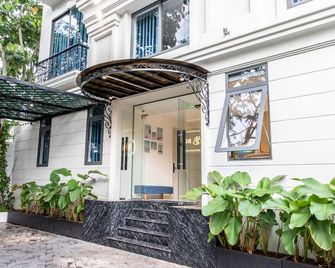 Bin Bin Hotel 11 Near Island Diamond - Ho Chi Minh City - Edifici