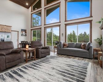 Lazy Mountain Guest House - Palmer - Sala de estar