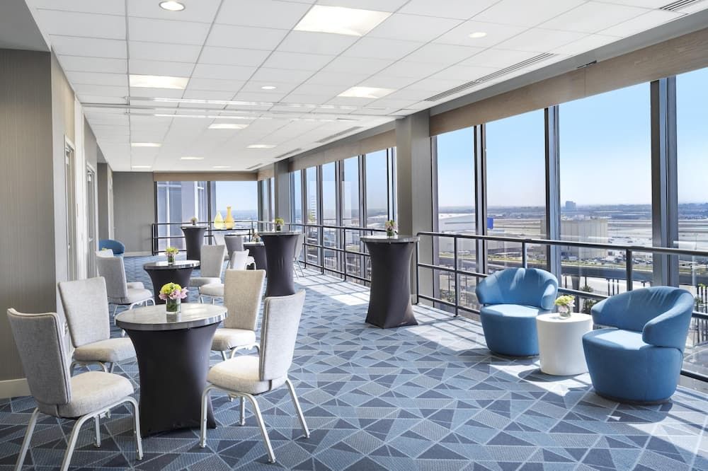 حياة ريجنسي مطار لوس أنجليس الدولي