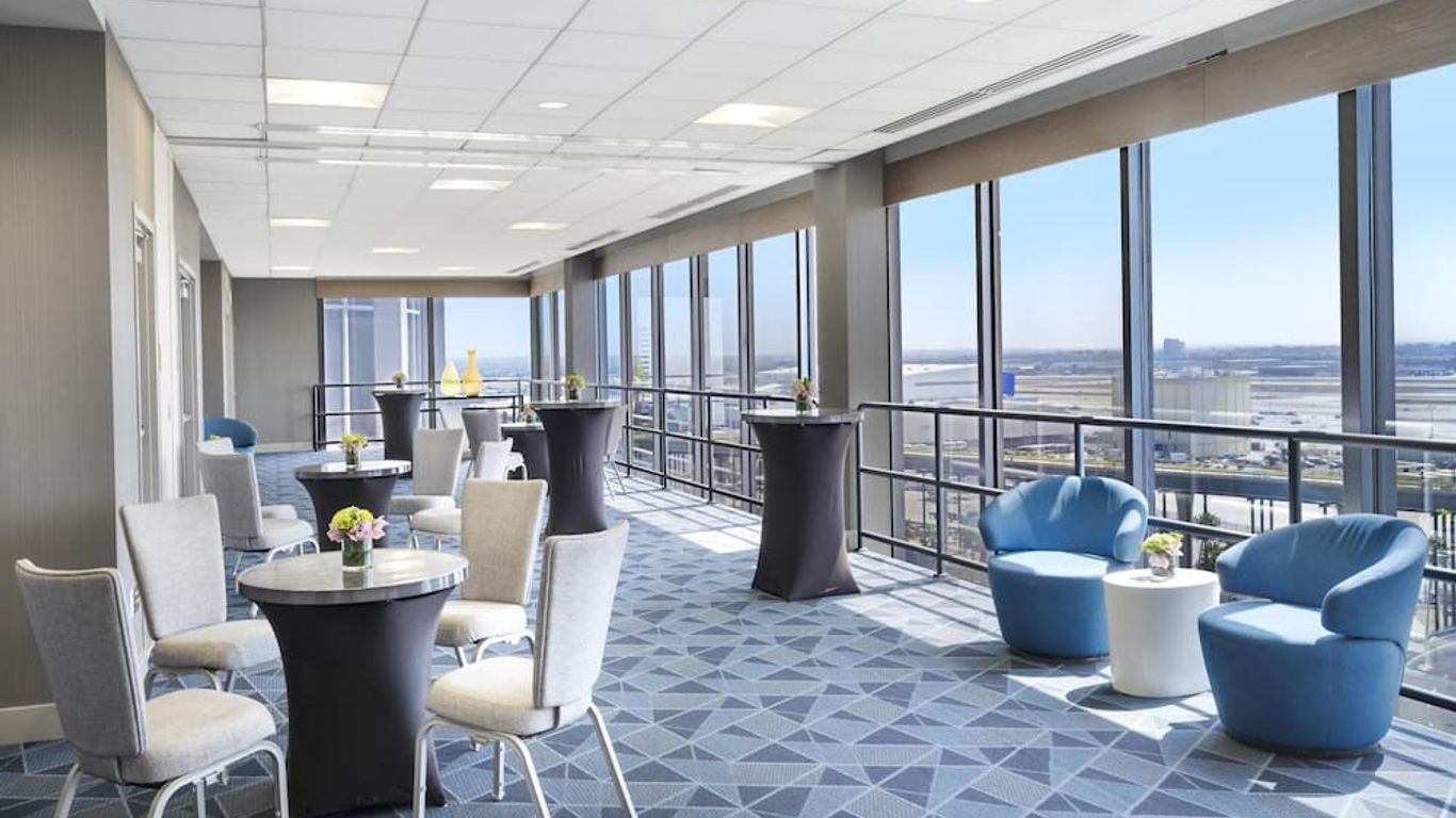 Hyatt Regency Los Angeles International Airport