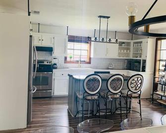 Acadian Style home with a touch of modern farm house - Gonzales - Kitchen