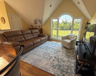 Carriage House Cottage on horse farm. - Simpsonville - Sala de estar