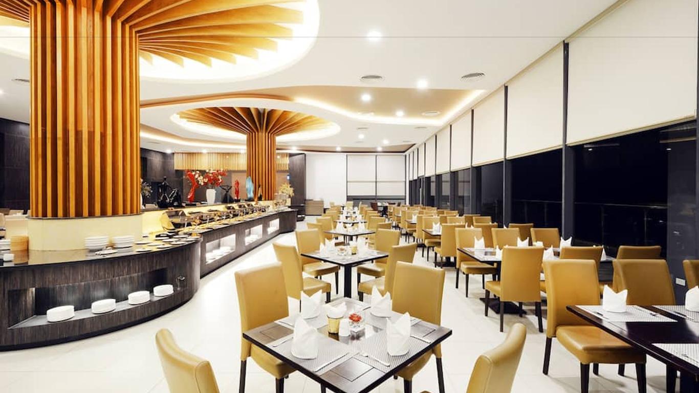 ذي ريد هوتل