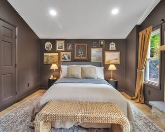 Romantic Getaway in Ellicottville Close to Everything! - Ellicottville - Bedroom