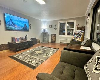 Hardin Lodge - Hardin - Living room