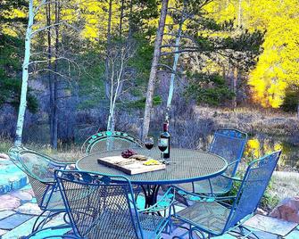 Mountain guest suite w/creekside sauna, patio, & fire pit. Casinos nearby! - Black Hawk - Patio