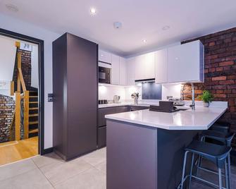 4-Storey 2-Bedroom Stylish Townhouse in Ancoats - Mánchester - Cocina