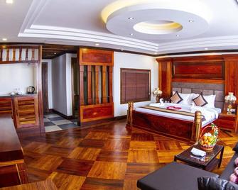 Kampong Thom Palace Hotel - Kampong Thom - Bedroom