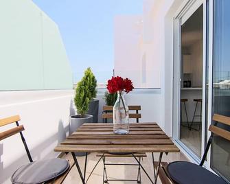 Phaedrus Living: Seaside Luxury Flat Lighthouse 62 - Paphos - Balkon