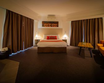 Hamilton's Queanbeyan Motel - Queanbeyan - Bedroom