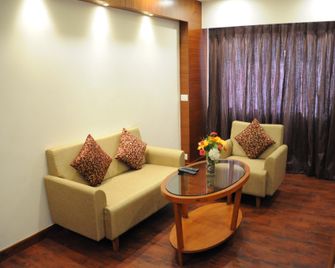 Hotel Dev International - Chhindwāra - Living room