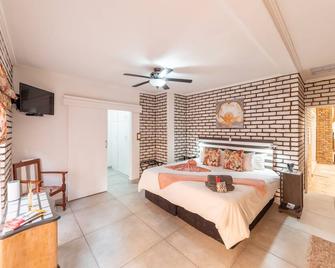 Oppiplot Guest House - Kempton Park - Camera da letto