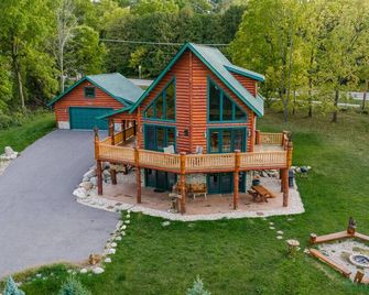 Brand New Cabin for Getaway Vacation - 1 Mile from Devil's Lake and close Dells - Baraboo - Gebäude